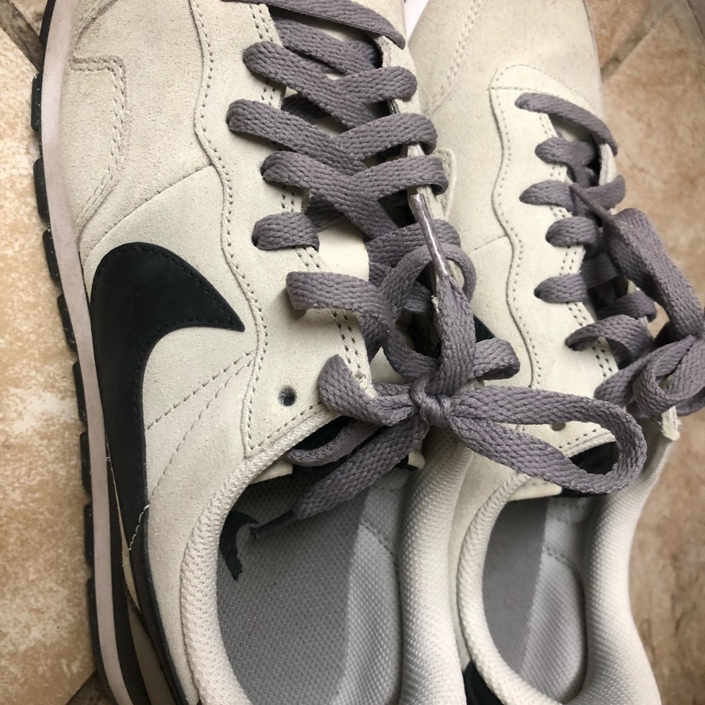 Nike - Picture 6 of 6